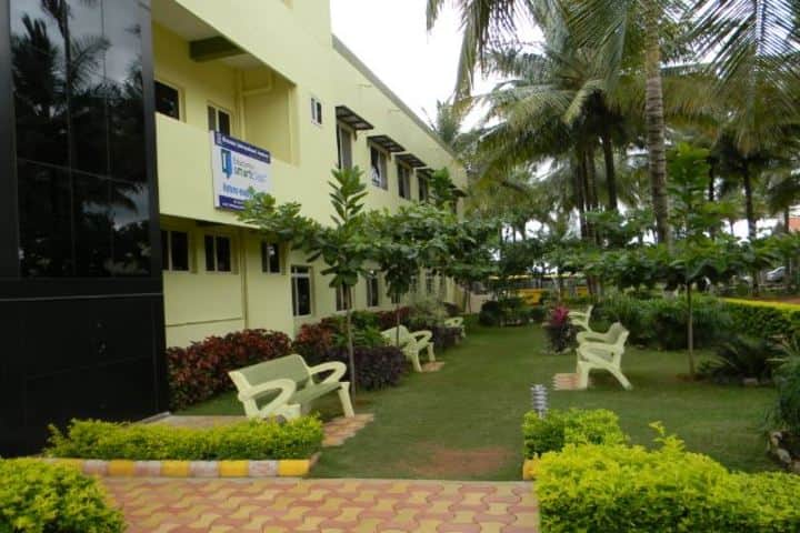 Bensons International Academy-Lawn
