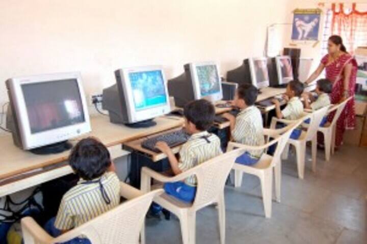Cambridge Public School-Computer lab