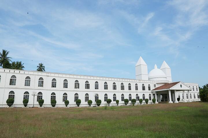Cambridge School-Campus