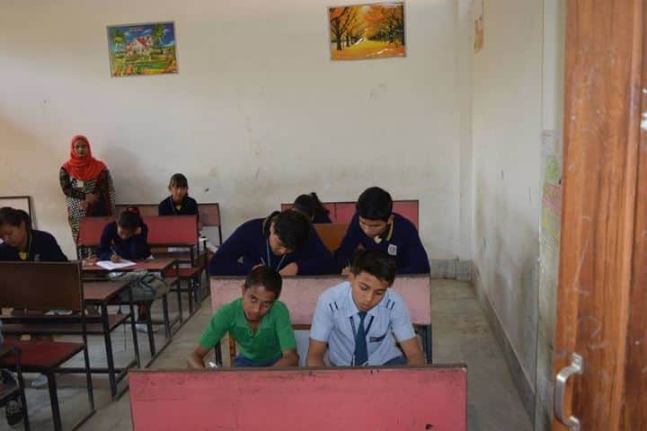Central public school - classroom