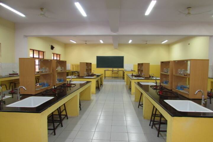 Hal Public School-Chemistry Lab