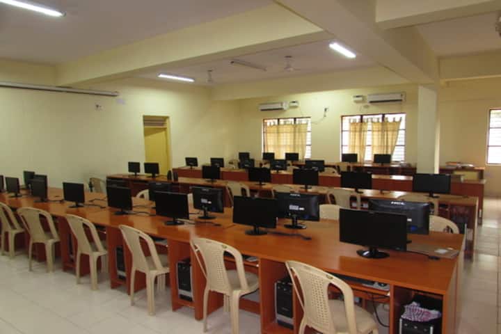 Hal Public School-IT Lab