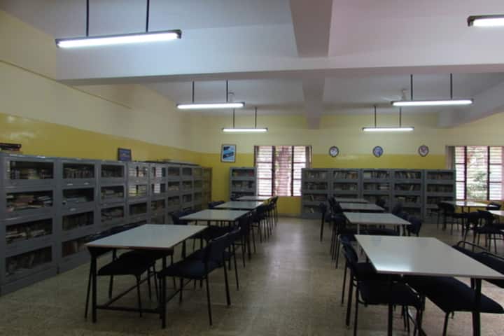 Hal Public School-Library