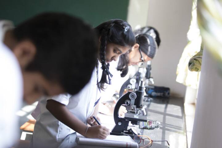 Jnana Sweekar Public School-Biology lab
