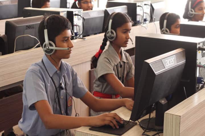 K L E Mahadevappanna Munavalli School- Computer lab