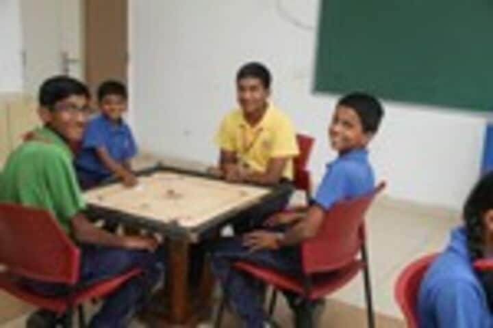 K L E Society School- Indoor games