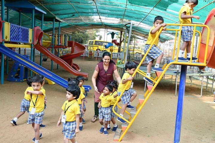 Kautilya Vidyalaya-Games