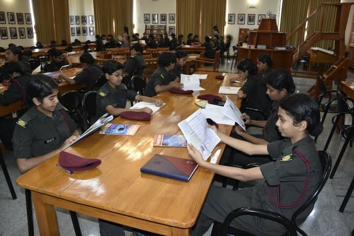 Kittur Rani Channamma Residential Sainik School For Girls-Library