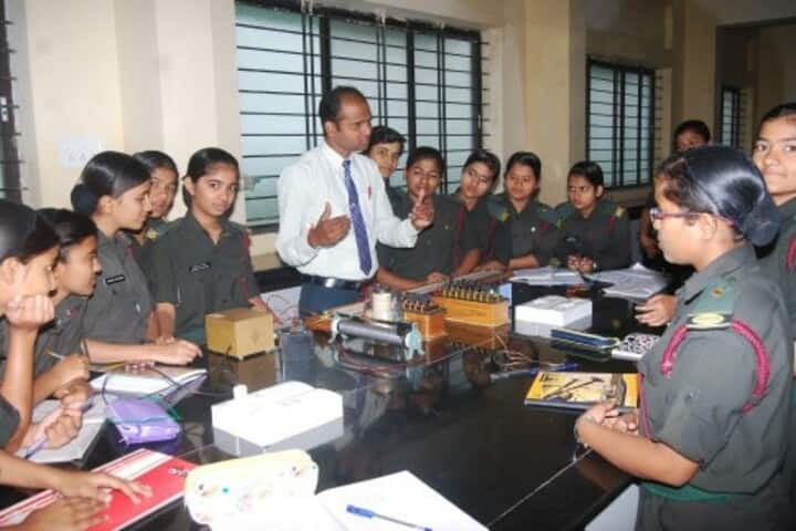Kittur Rani Channamma Residential Sainik School For Girls-Physics lab