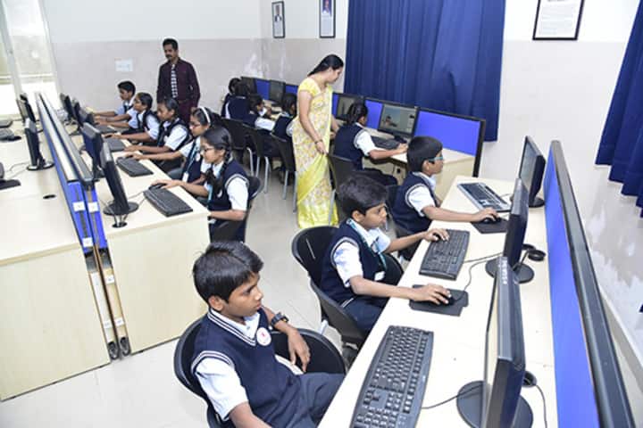 Kumadvathi Residential Central School-Computer lab