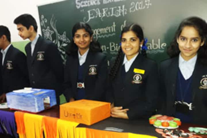 Mahajana Public School- Science exhibition
