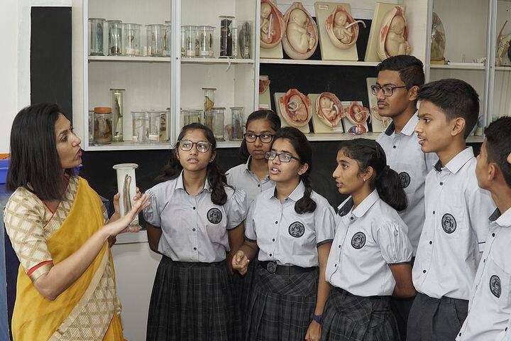 Manasarowar Pushkarini Vidyashrama-Biology Lab