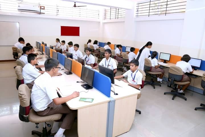 National Public School-Computer Lab