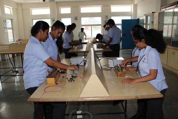 Pramati Hill View Academy-Laboratory