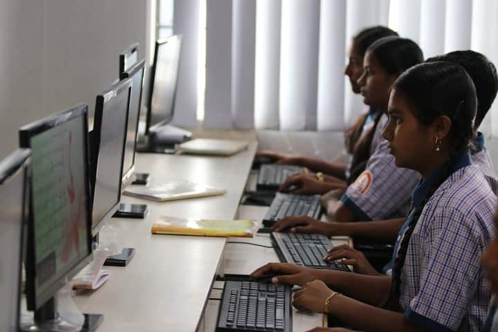 R M Shah Public School-Computer-Lab