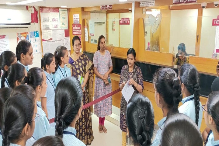 SRN Mehta School-Students Bank Visit