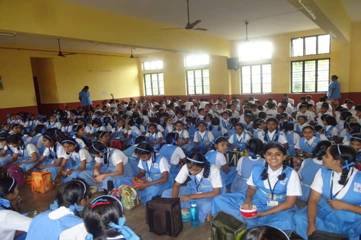 Sacred Heart Convent School-Mid day Meal