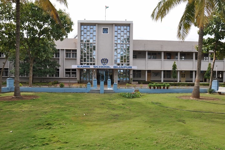 Sainik School-School Building