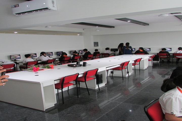 School Of India-Computer Lab