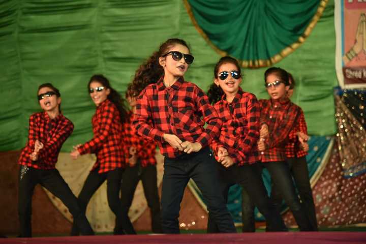 Shree Maruthi Residential School-Dance Performnace