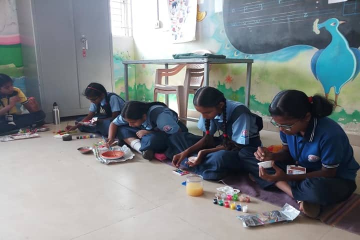 Shri Shankarling Model School-Art And Craft