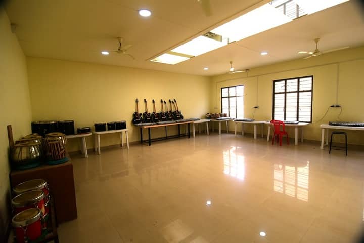 Smt Pushpa Shamanur Mahalingappa Residential School-Music
