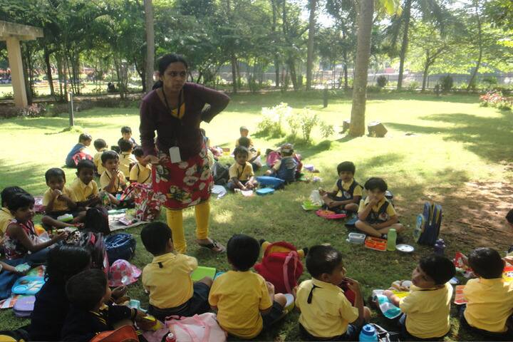 Smt Vimala Kulkarni Memorial School-Excursion