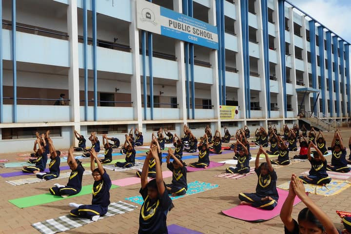 Smt Drakshayani Kalyanshettar Public School-Yoga