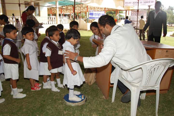 Sri Devaraj Urs Internatonal Residential School-Health-Checkup