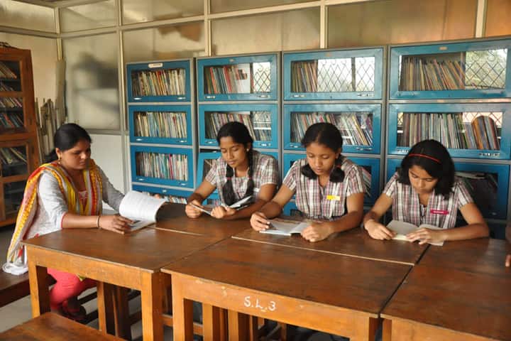 Sri Sai Angles School-Library