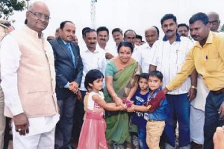 Swamy Vivekananda International Public School-Prize Distribution