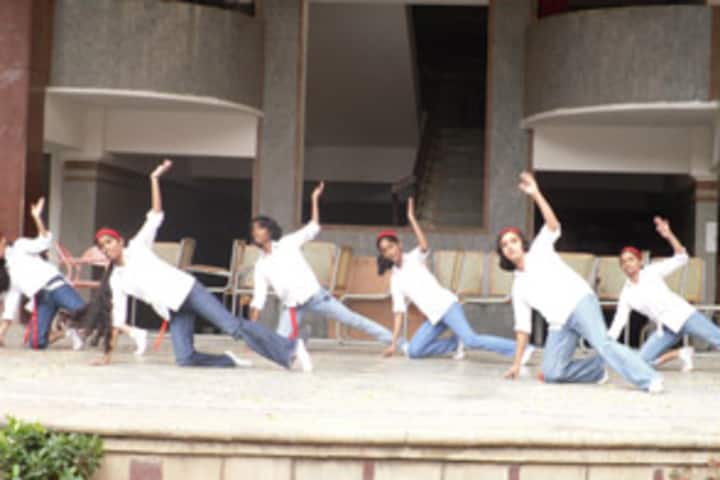 The Oxford Senior Secondary School-Dance Activity
