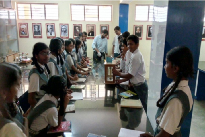 Vidyashree High School-Chemistry Lab