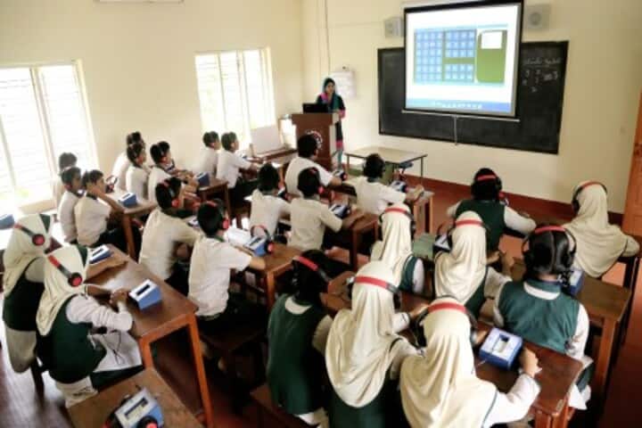 Al Ameen Public School-Language Lab