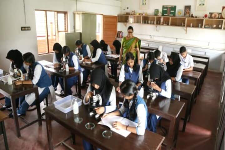 Al Ameen Public School-Physics Lab