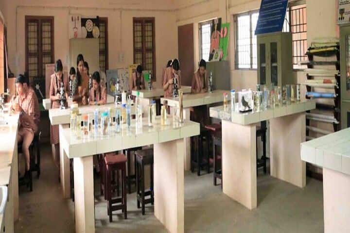 Amrita Vidayalayam-Biology Lab