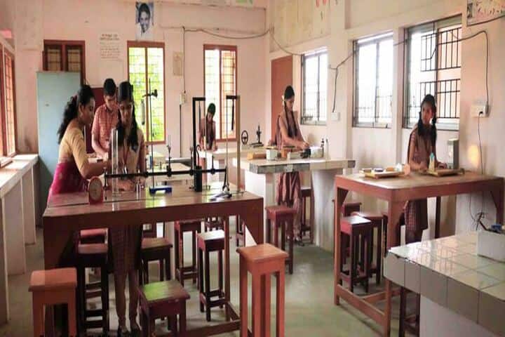 Amrita Vidayalayam-Physics Lab