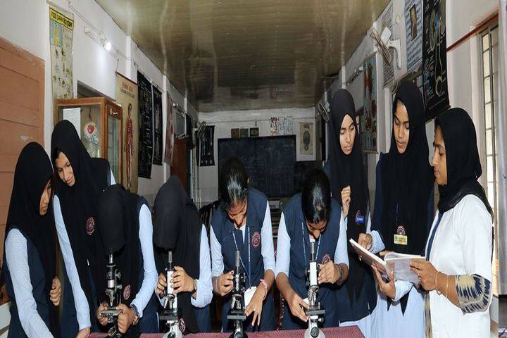 Ansar English School-Lab
