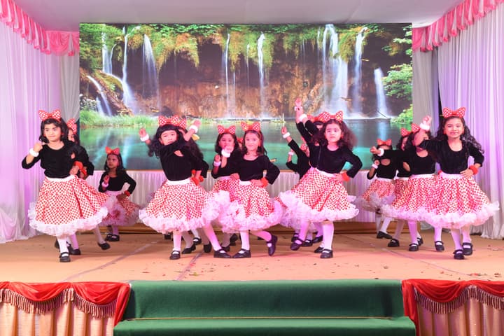 Arafa English School-Junior Wing Dances