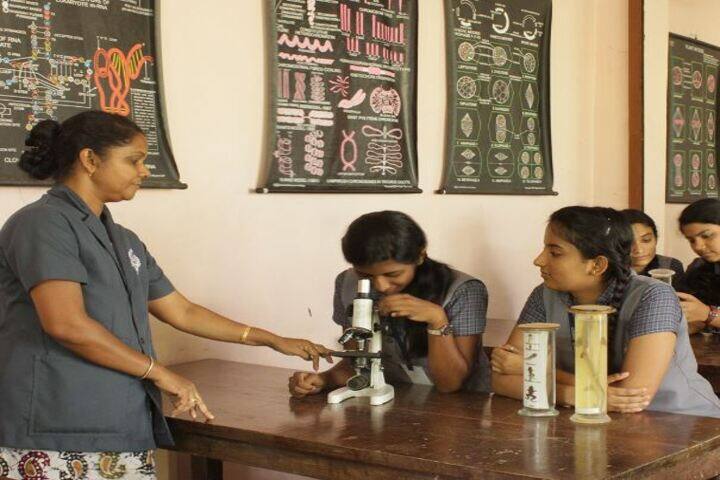 B M M English Medium School-Biology Lab