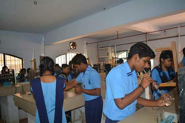 Bharatiya Vidya Bhavan Senior Secondary School-Chemistry Lab