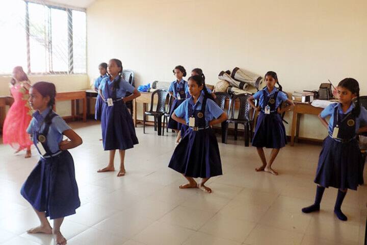 Bhavans Munshi Vidyashram-Dance Class