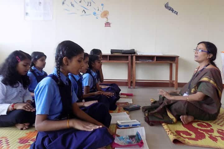 Bhavans Munshi Vidyashram-Music Class