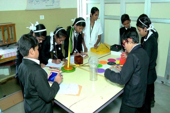 Cherupushpam English Medium School-Arts
