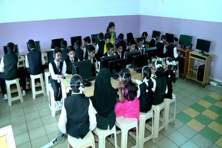 Cherupushpam English Medium School-Computer Lab