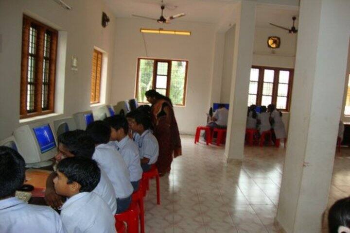 Chinmaya Vidyalaya-Computer Lab