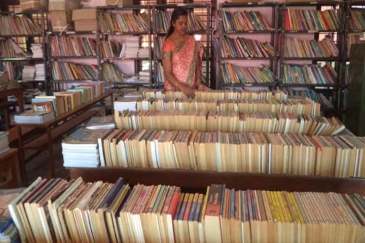 Chinmaya Vidyalaya-Library