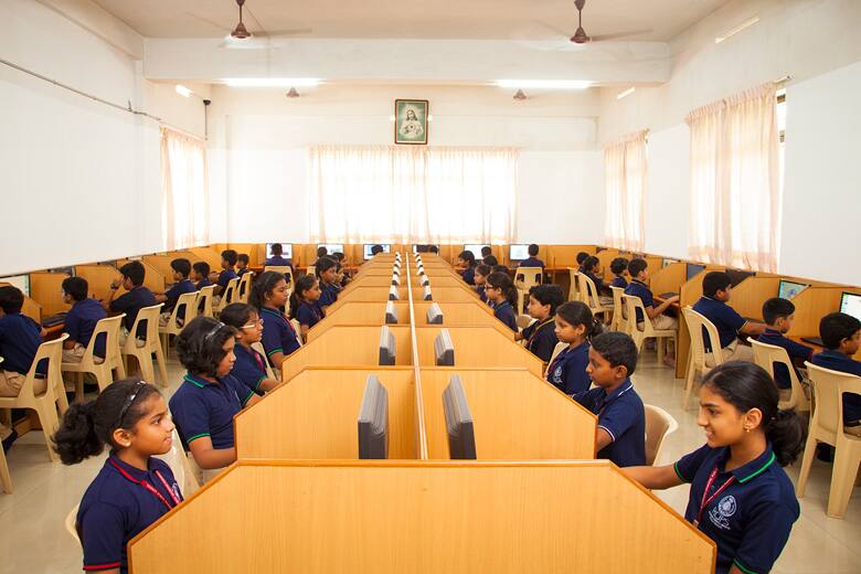 Rajagiri Christu Jayanthi Public School-Computer Lab