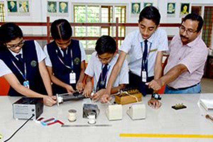 CMI Christ School-Physics Lab