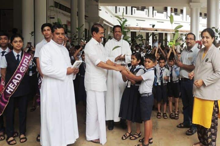 CMI Christ School-Presentations